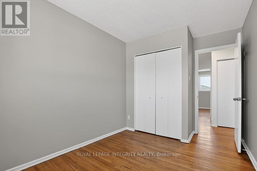 427 MOODIE DRIVE - 22