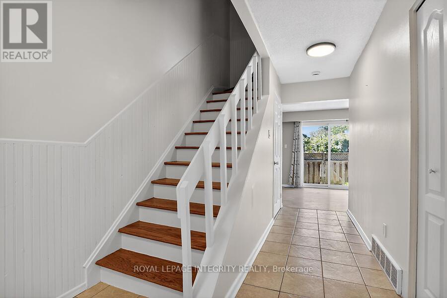 427 MOODIE DRIVE - 14