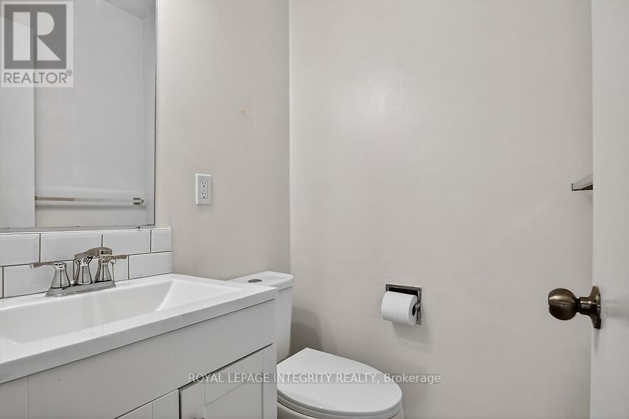 427 MOODIE DRIVE - 12