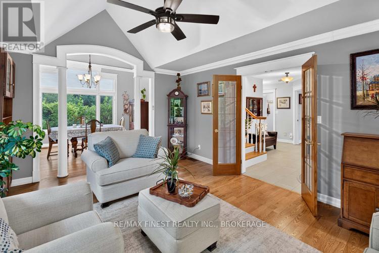 2038 VALLEYVIEW DRIVE - 10