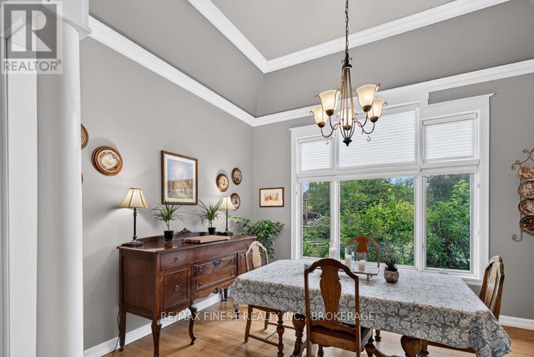 2038 VALLEYVIEW DRIVE - 13