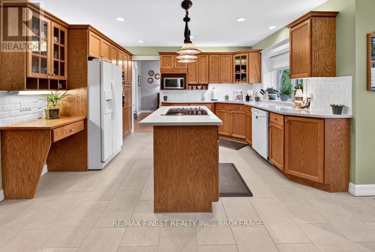 2038 VALLEYVIEW DRIVE - 15