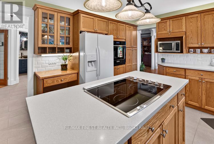 2038 VALLEYVIEW DRIVE - 17