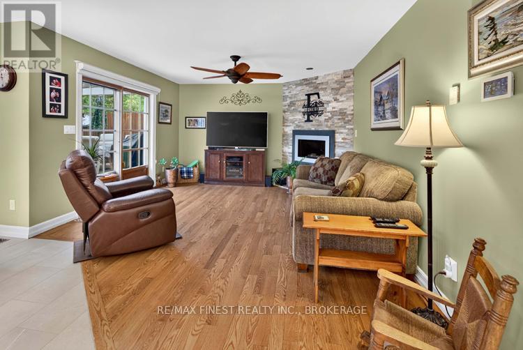2038 VALLEYVIEW DRIVE - 22