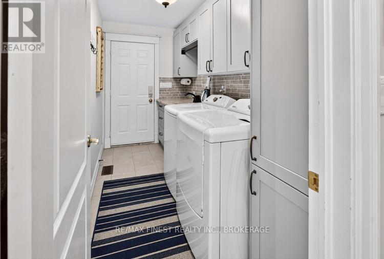 2038 VALLEYVIEW DRIVE - 24