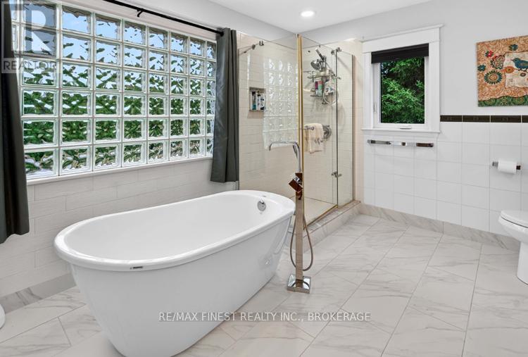 2038 VALLEYVIEW DRIVE - 32