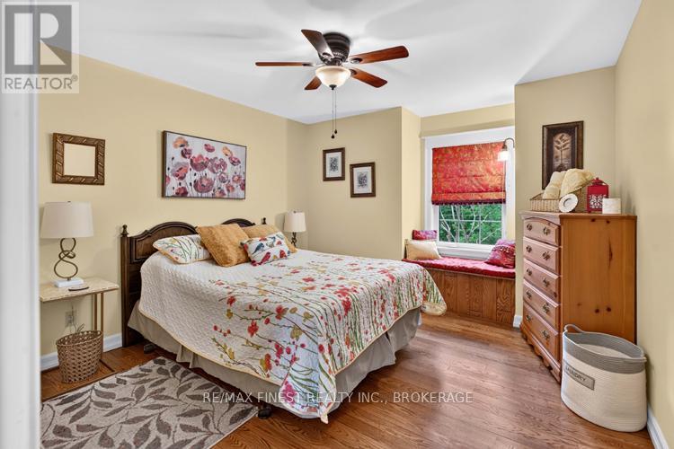 2038 VALLEYVIEW DRIVE - 34