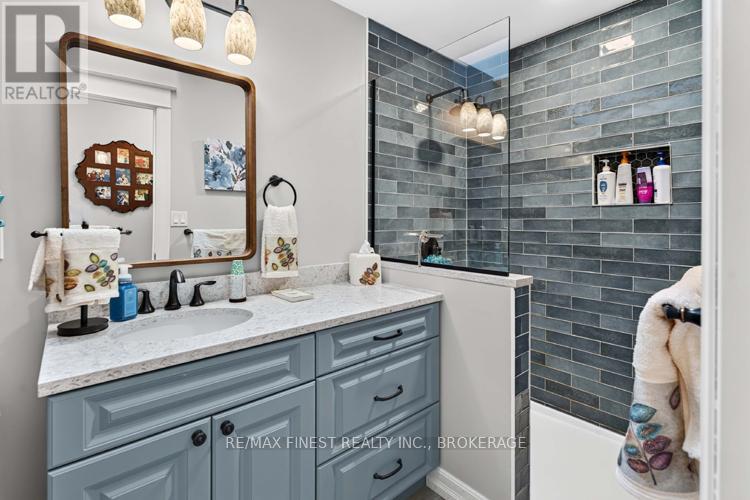 2038 VALLEYVIEW DRIVE - 36
