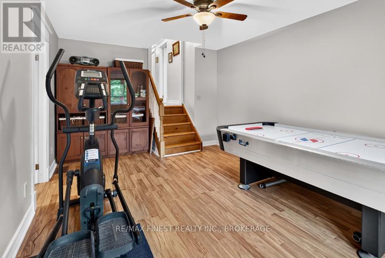 2038 VALLEYVIEW DRIVE - 39