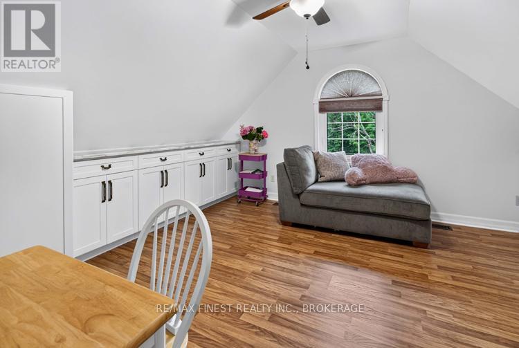 2038 VALLEYVIEW DRIVE - 40
