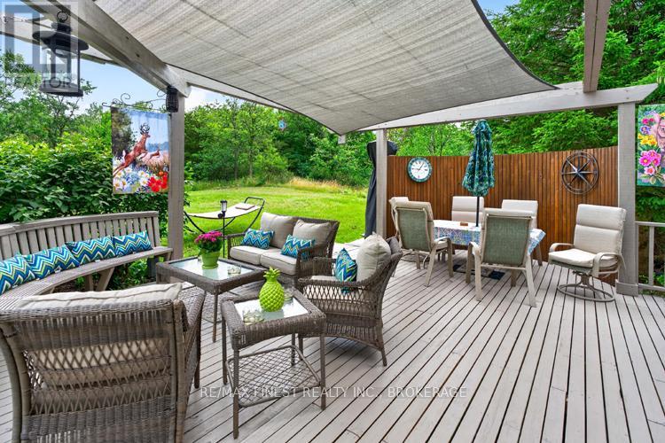 2038 VALLEYVIEW DRIVE - 42