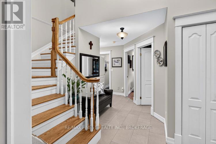 2038 VALLEYVIEW DRIVE - 6