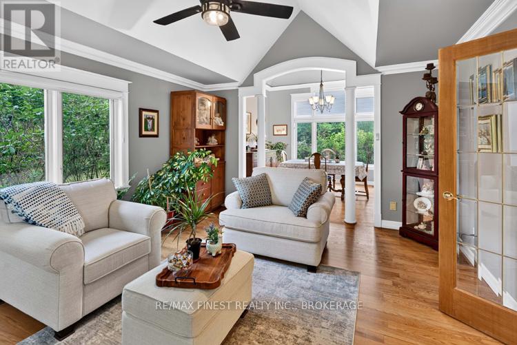 2038 VALLEYVIEW DRIVE - 9
