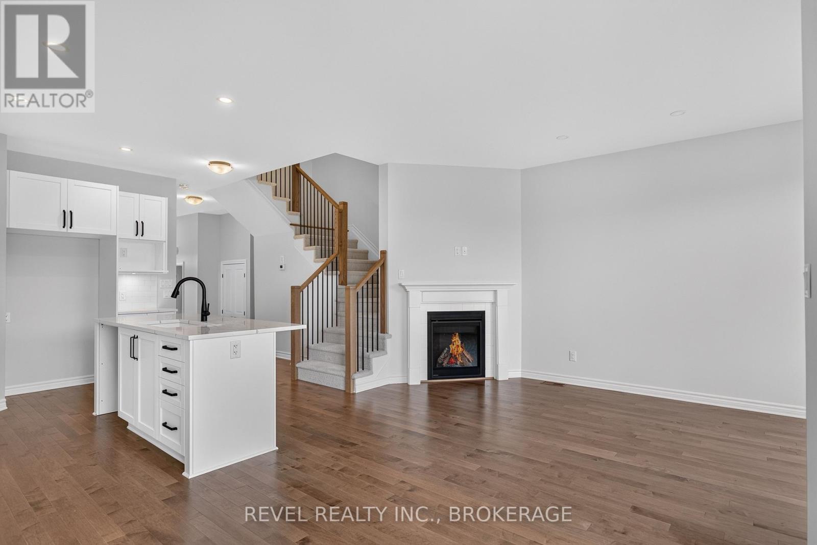444 BUCKTHORN DRIVE - 17