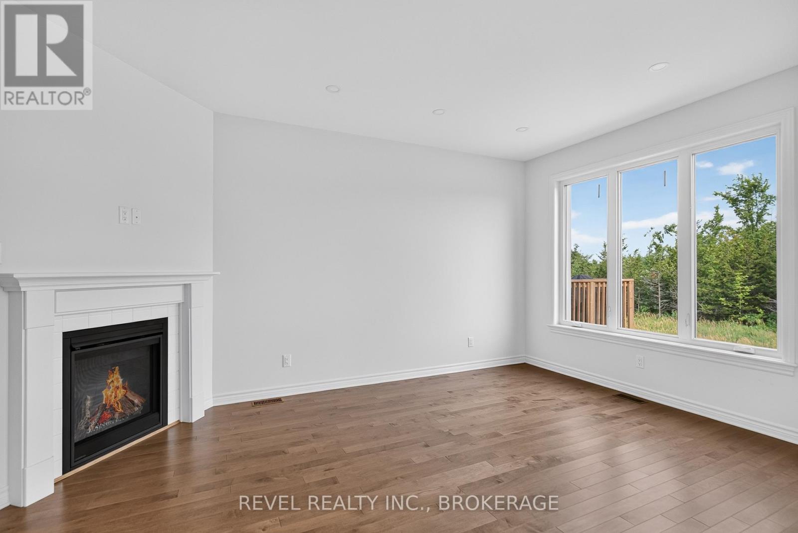 444 BUCKTHORN DRIVE - 18