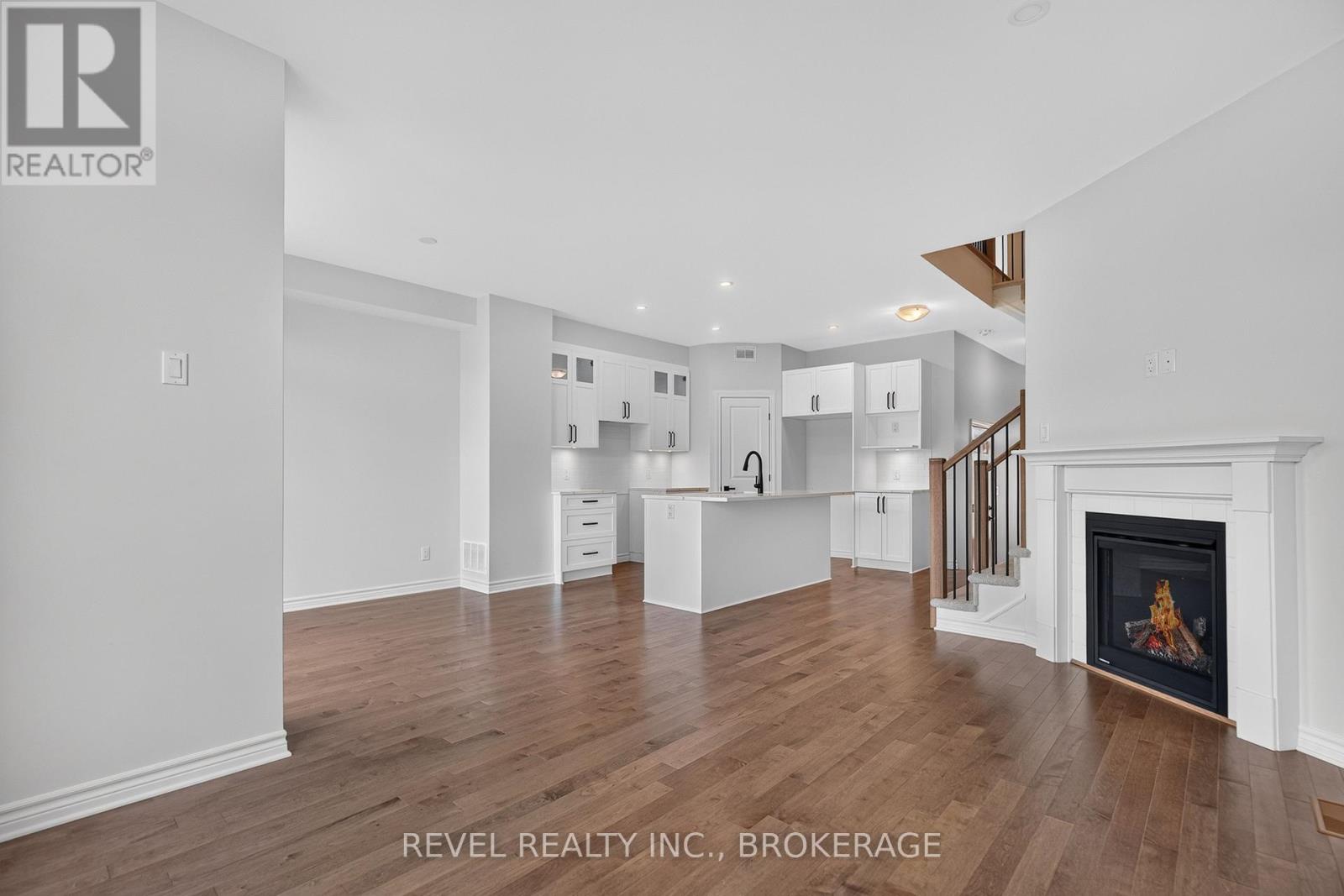 444 BUCKTHORN DRIVE - 19