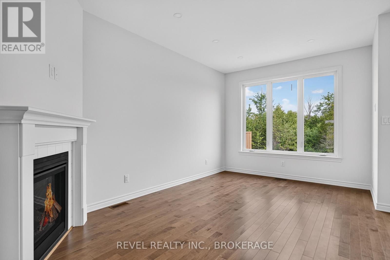 444 BUCKTHORN DRIVE - 21