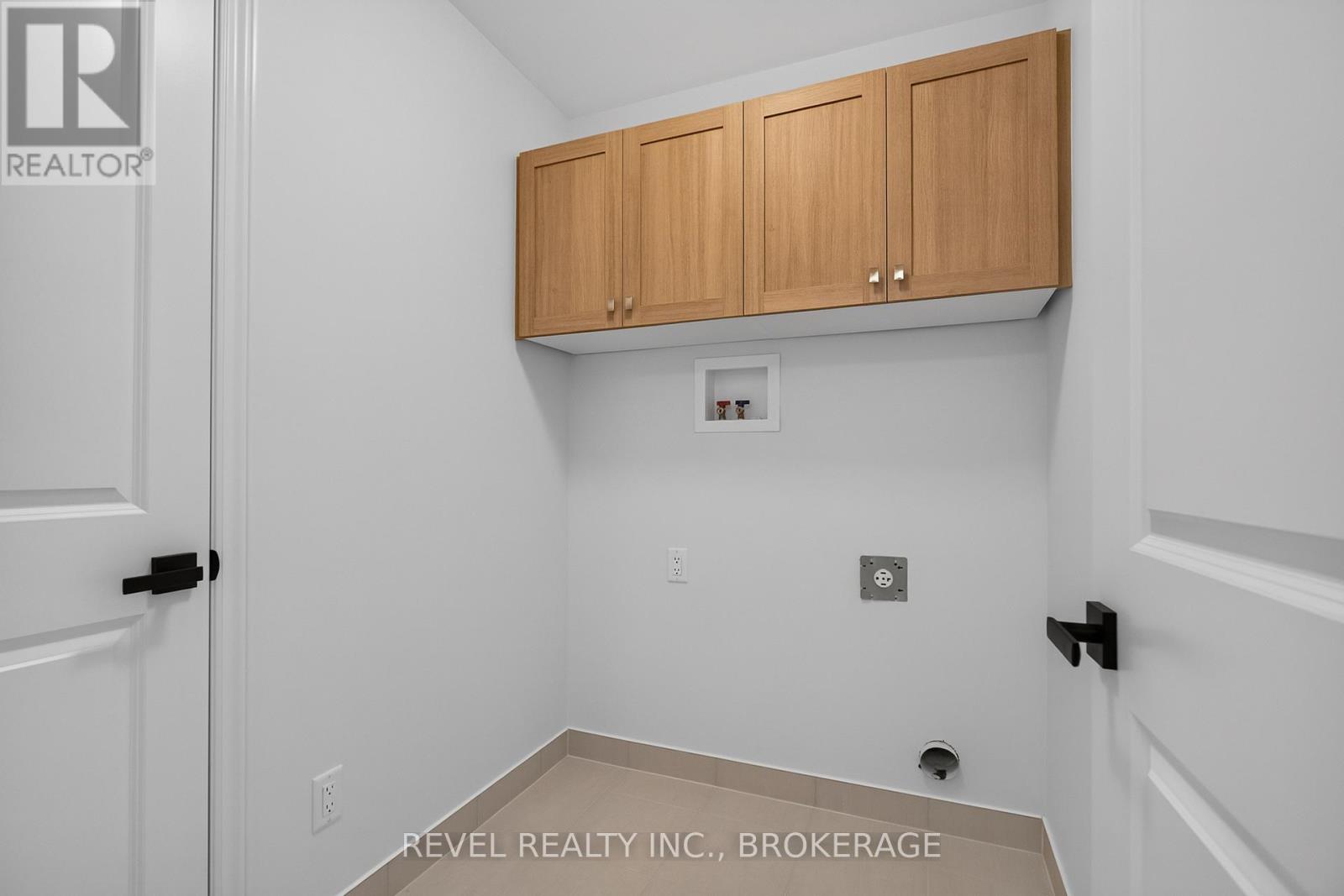 444 BUCKTHORN DRIVE - 32