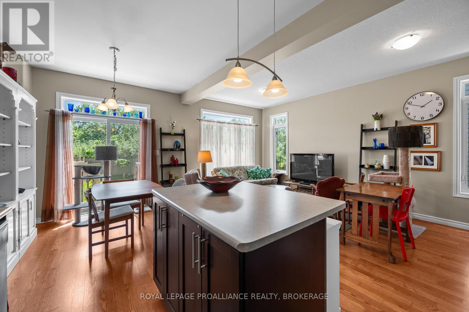 917 BLOSSOM STREET - 10