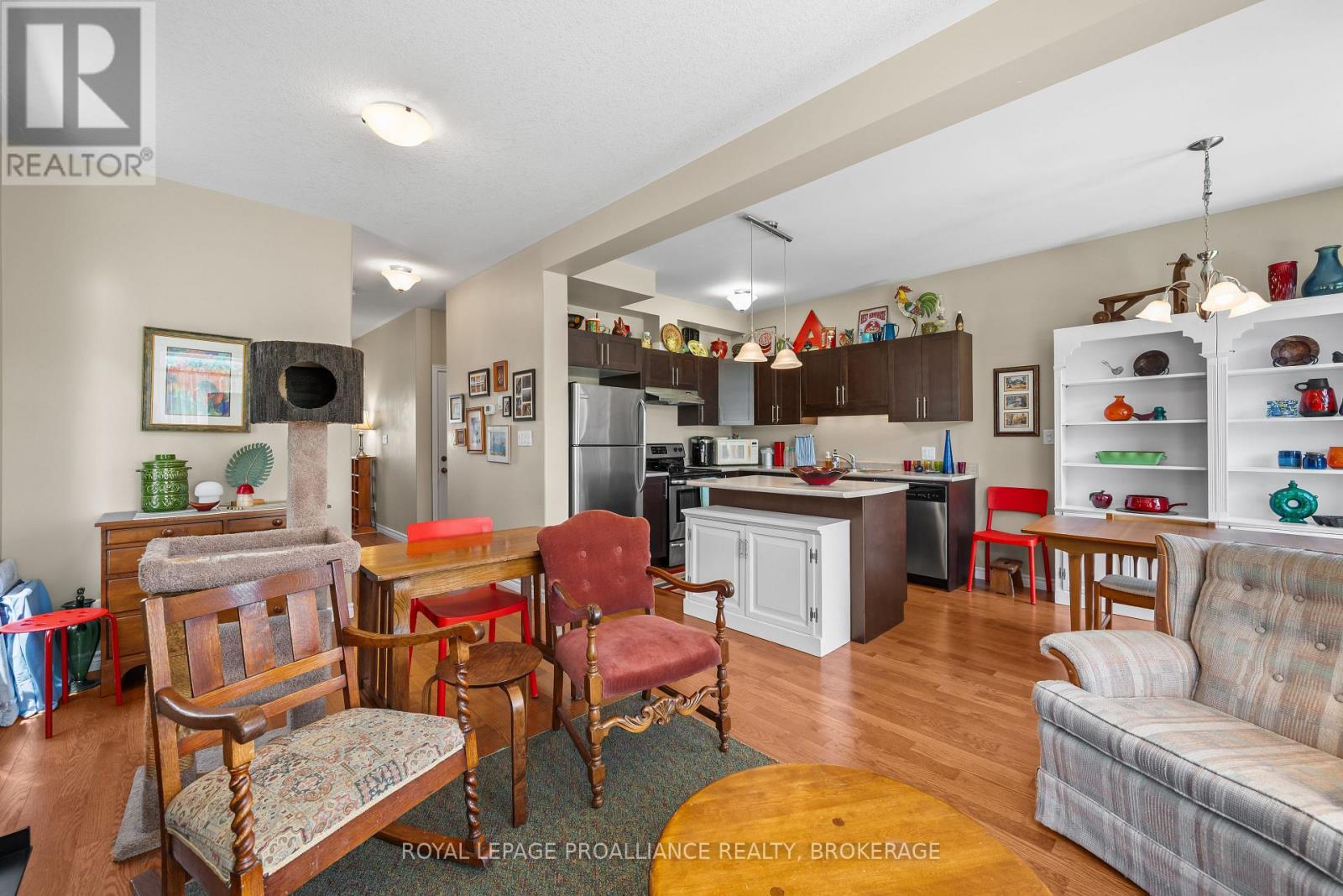 917 BLOSSOM STREET - 14