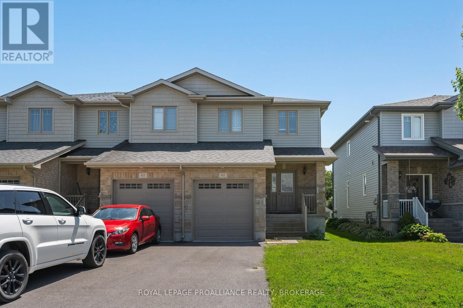 917 BLOSSOM STREET - 2