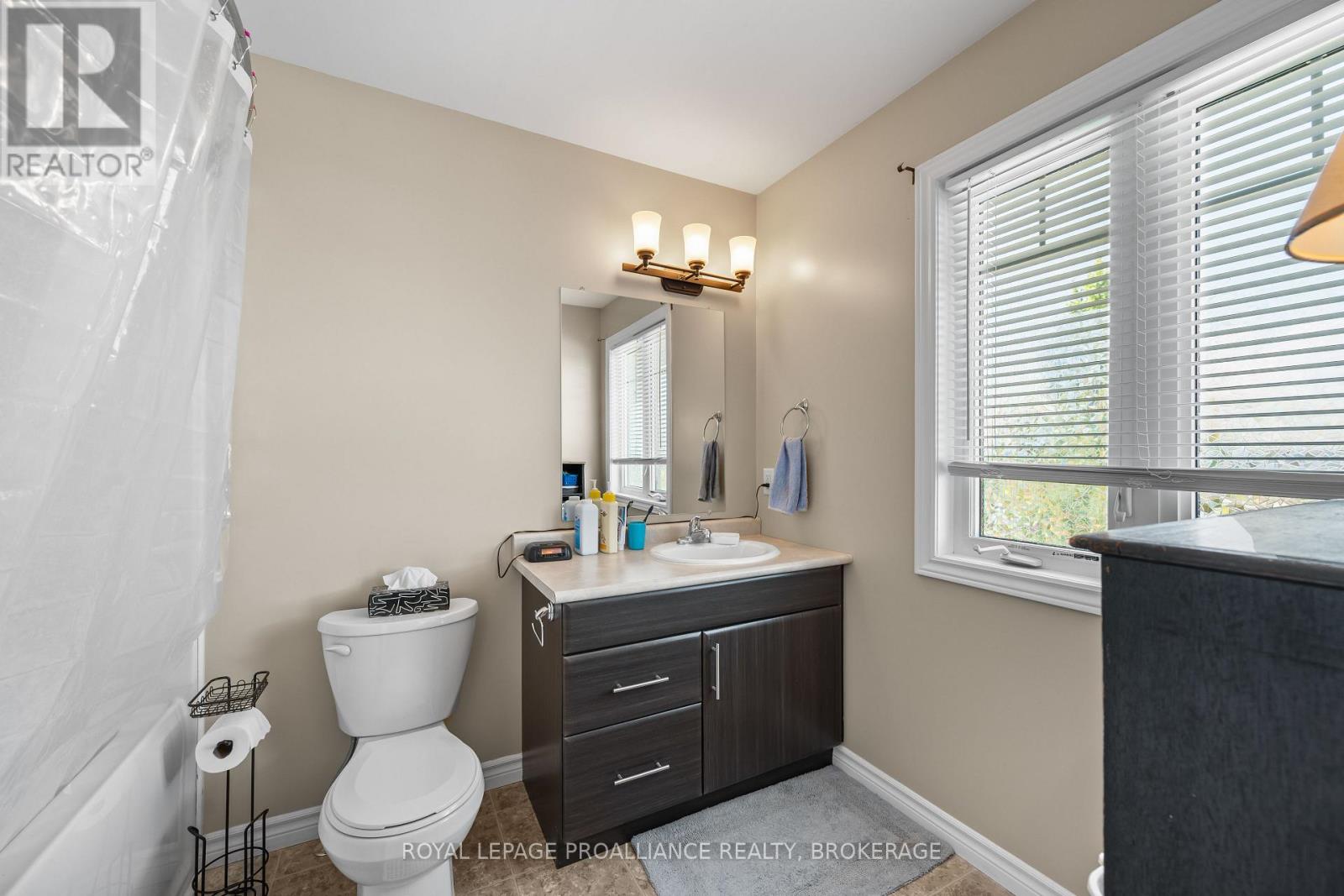 917 BLOSSOM STREET - 20