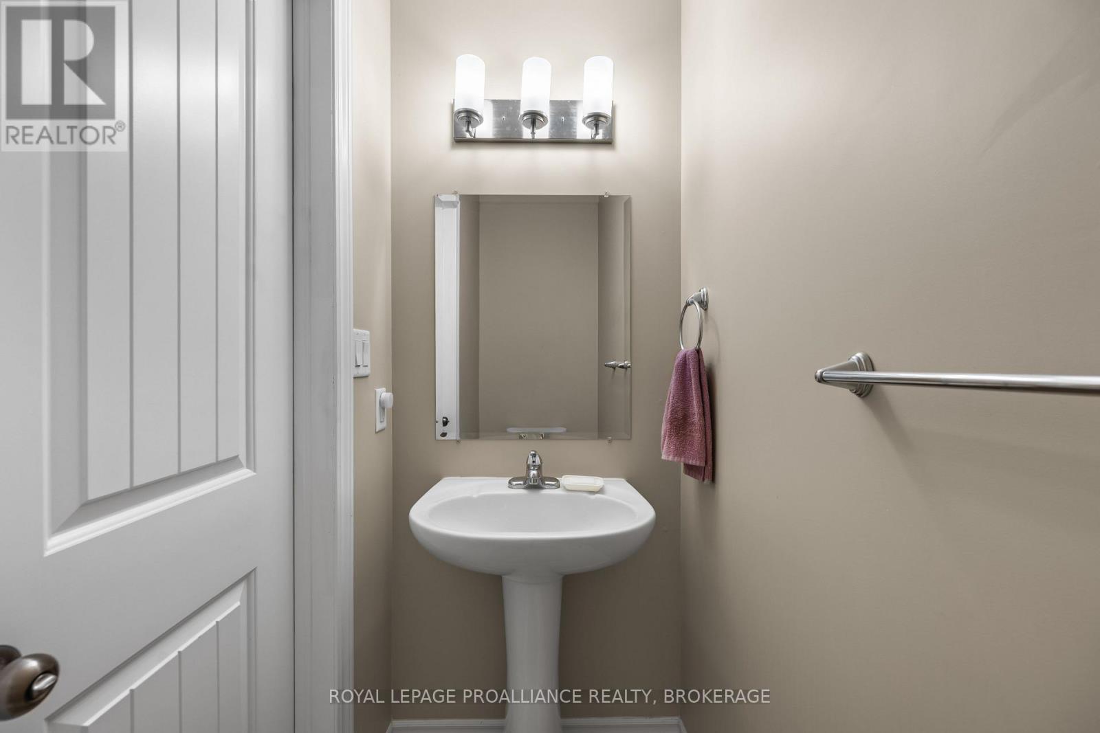 917 BLOSSOM STREET - 6