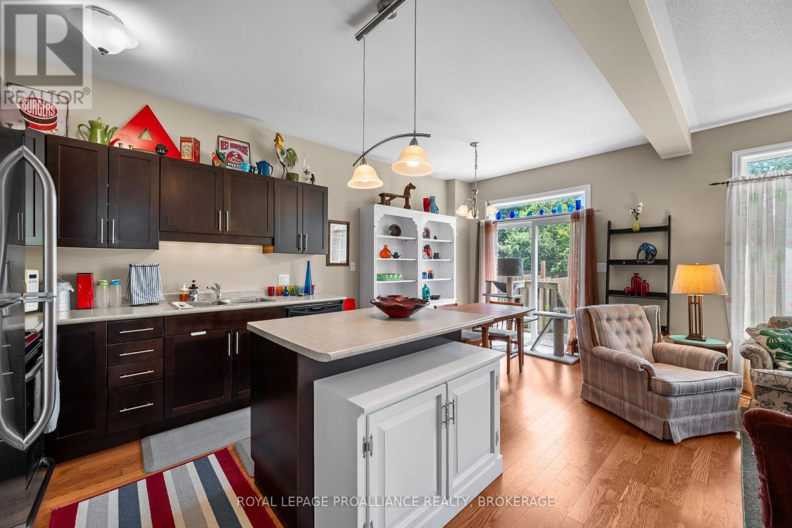 917 BLOSSOM STREET - 7