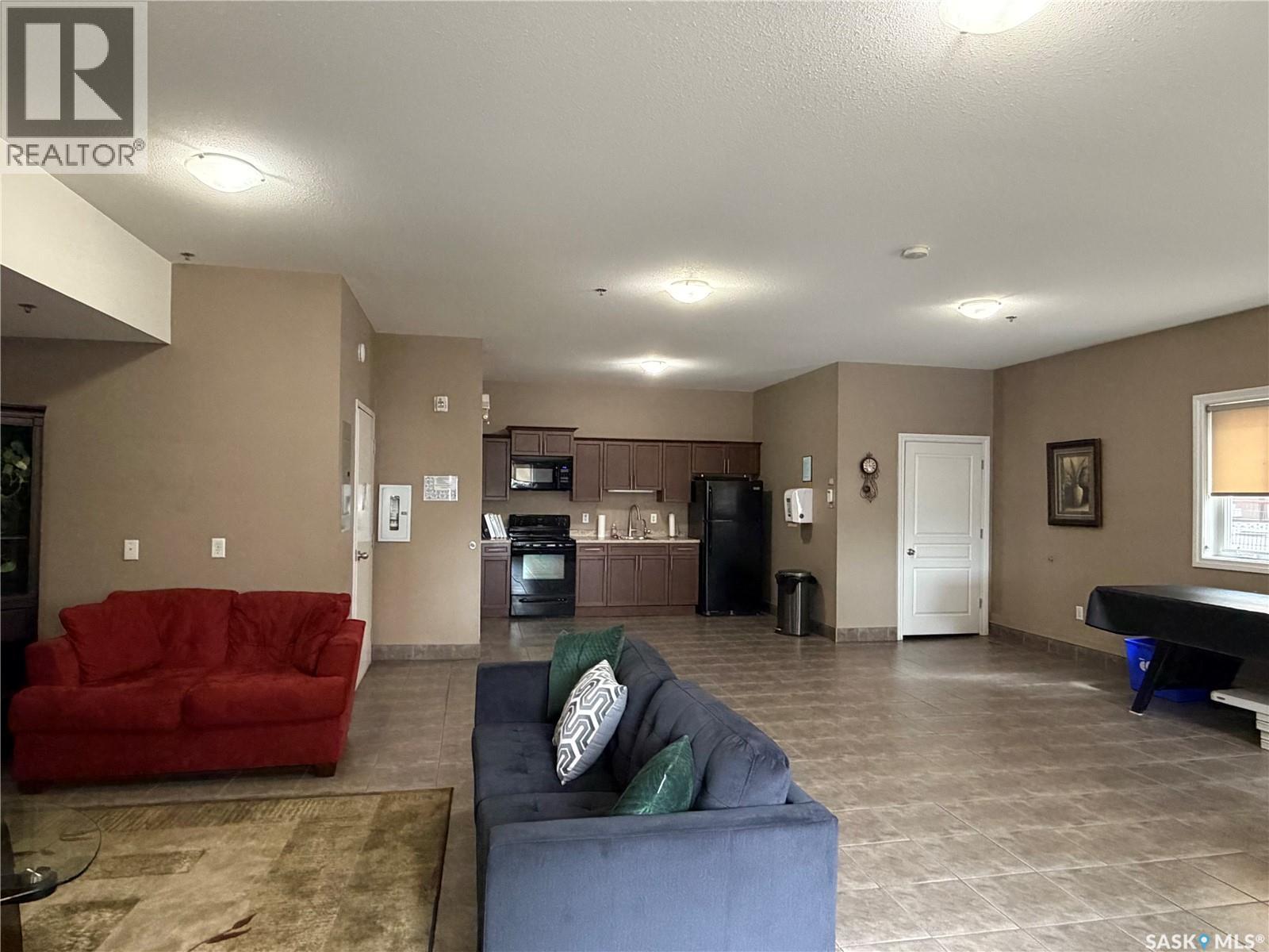 102 1621 Dakota DRIVE — photo 31