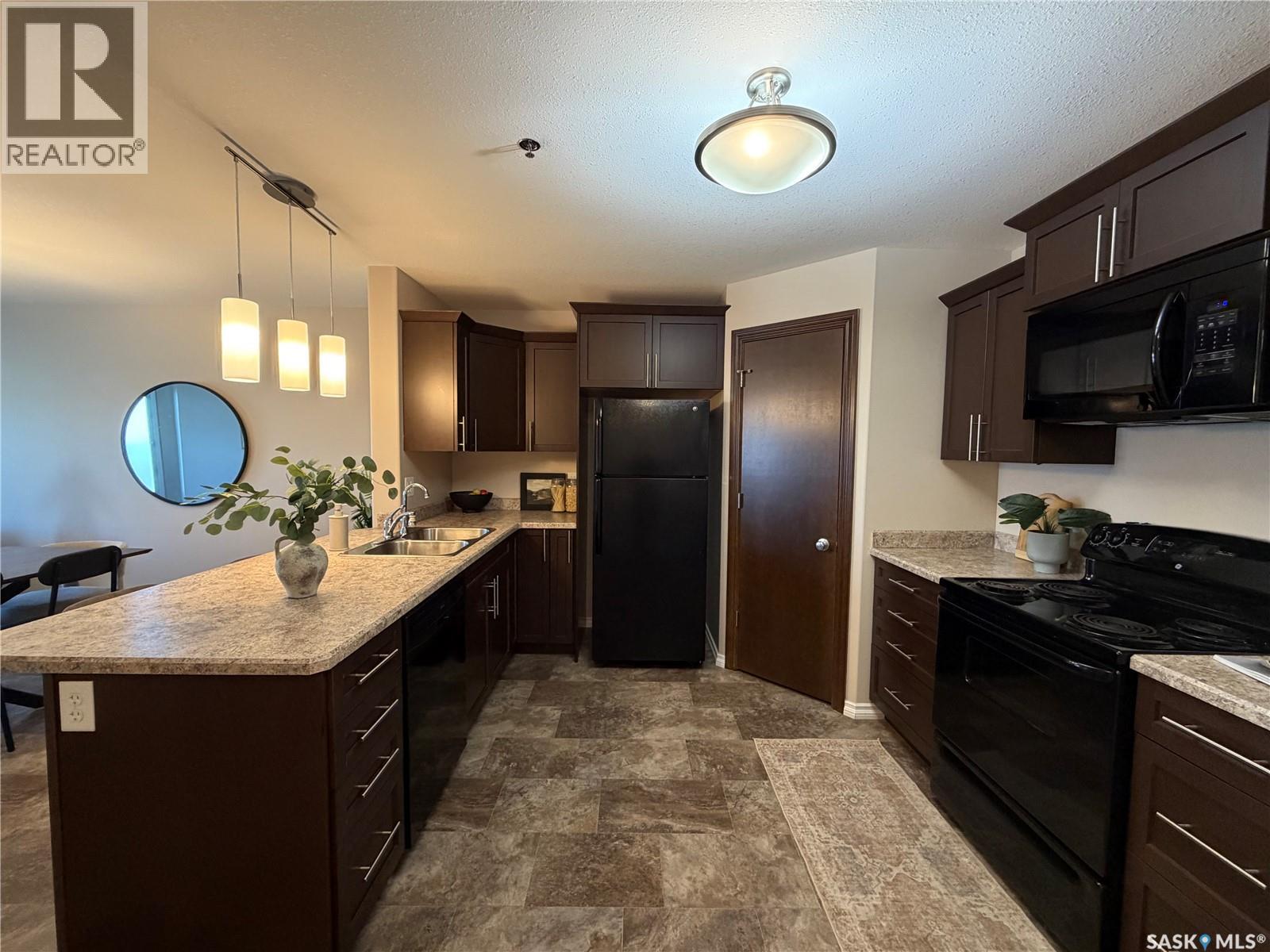 102 1621 Dakota DRIVE — photo 7