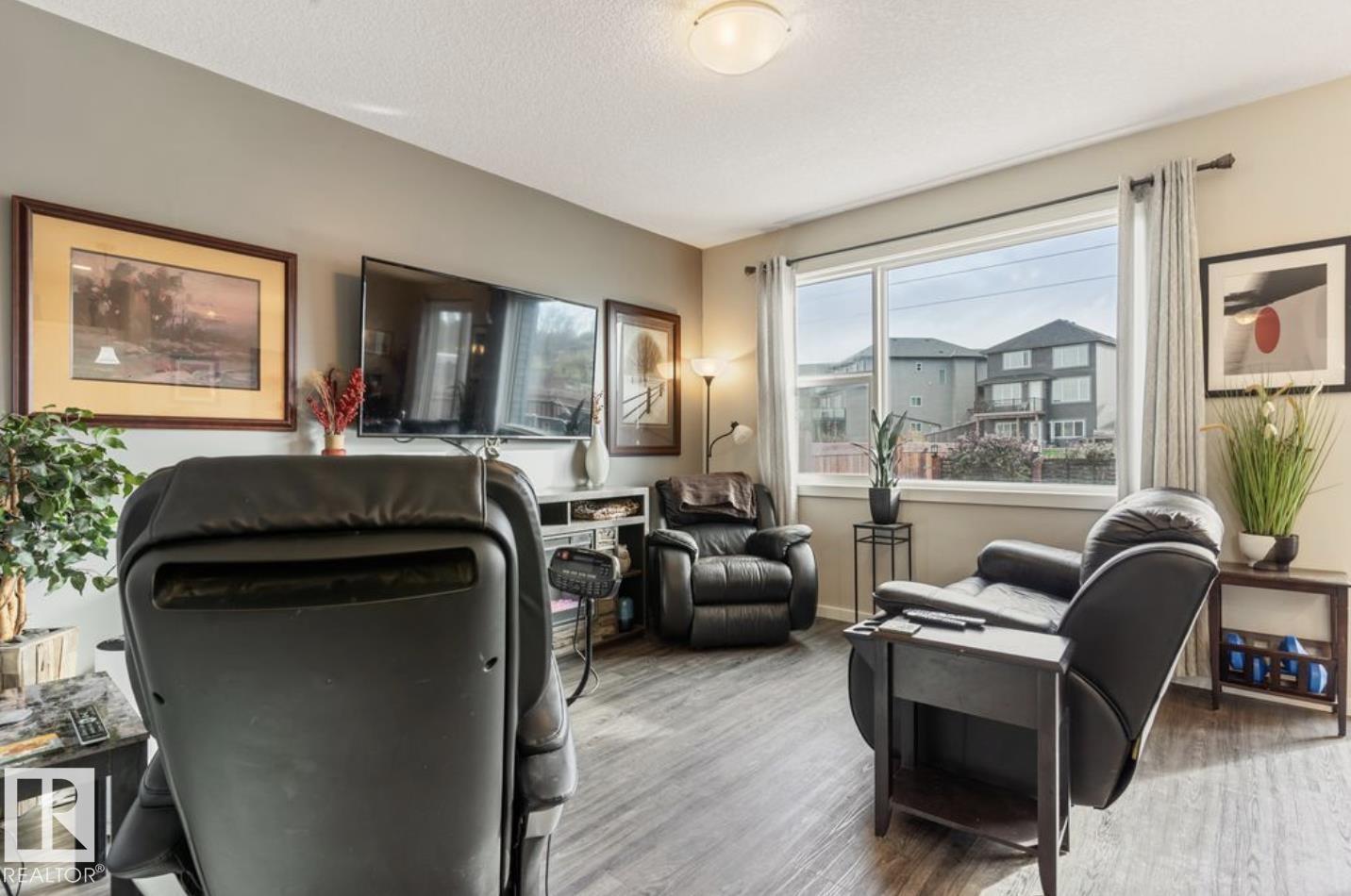 12737 205 Street NW NW - 11