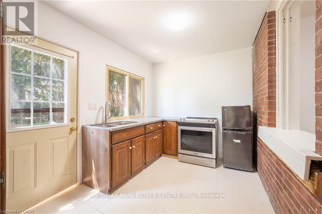 1274 BARTON STREET E - 1