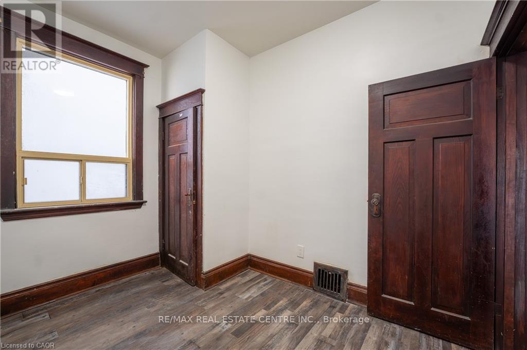 1274 BARTON STREET E - 6