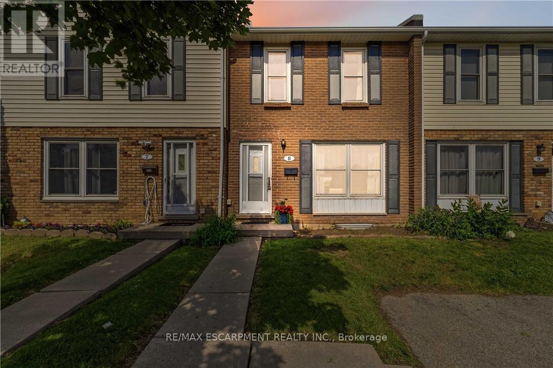 #8 596 GREY STREET - 1
