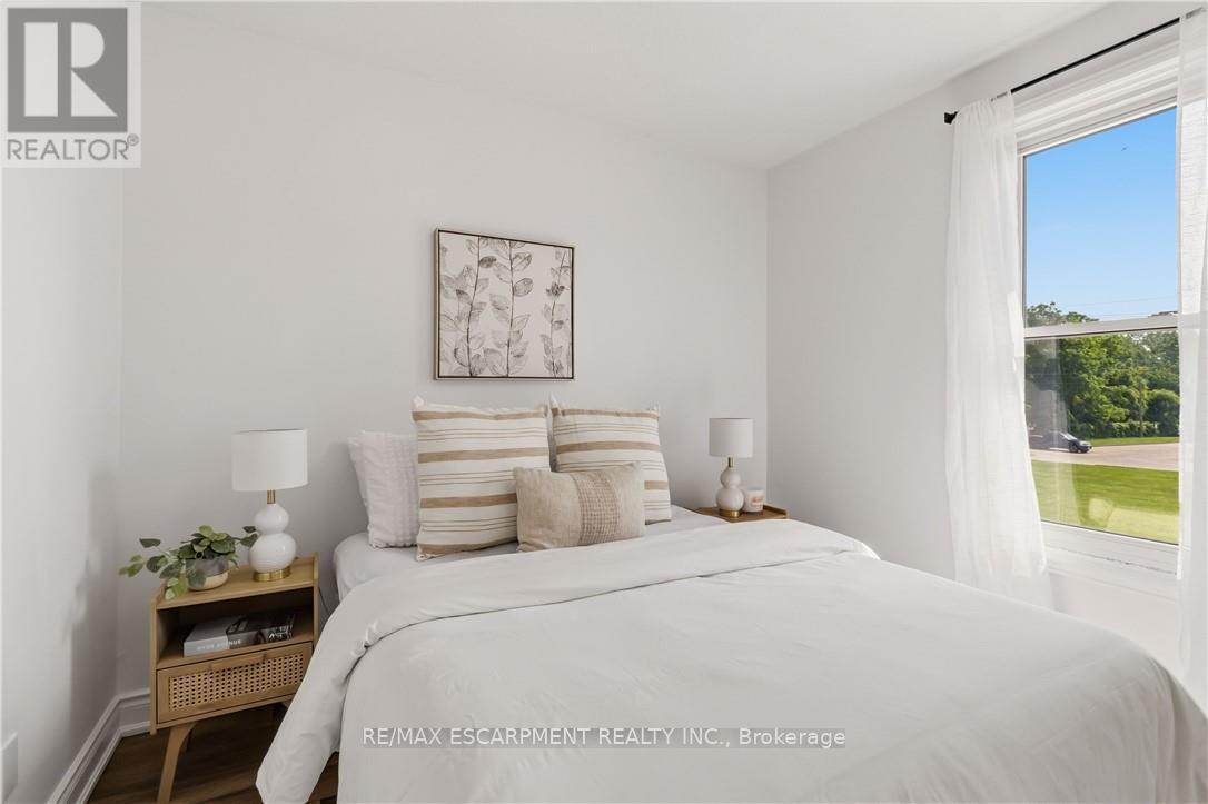 #8 596 GREY STREET - 29