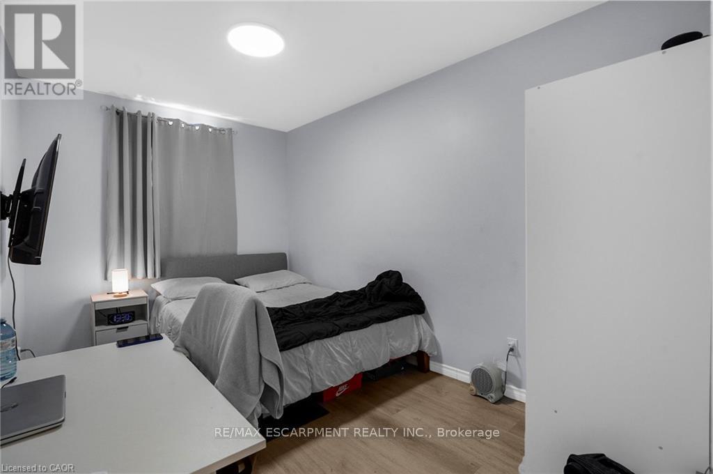 11 WRIGHT AVENUE - 10