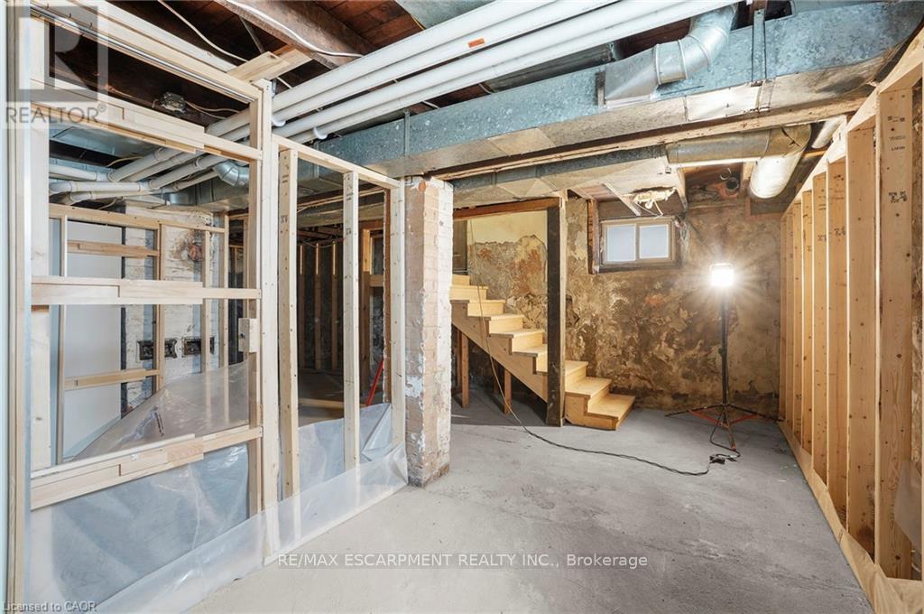 11 WRIGHT AVENUE - 17
