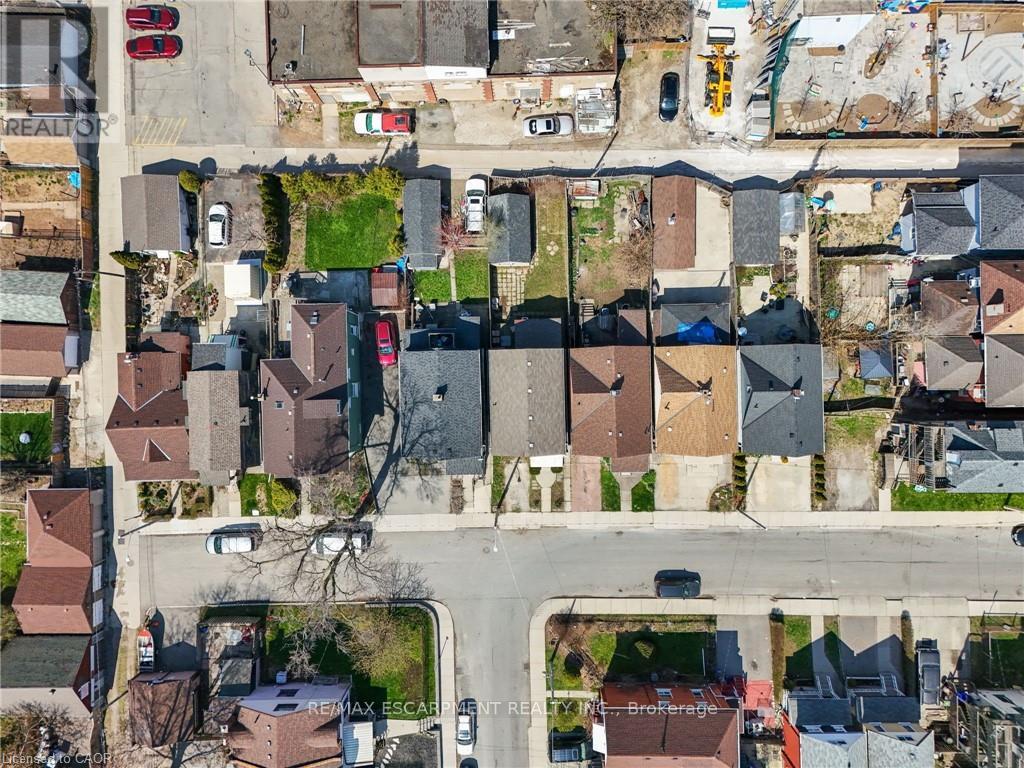 11 WRIGHT AVENUE - 20