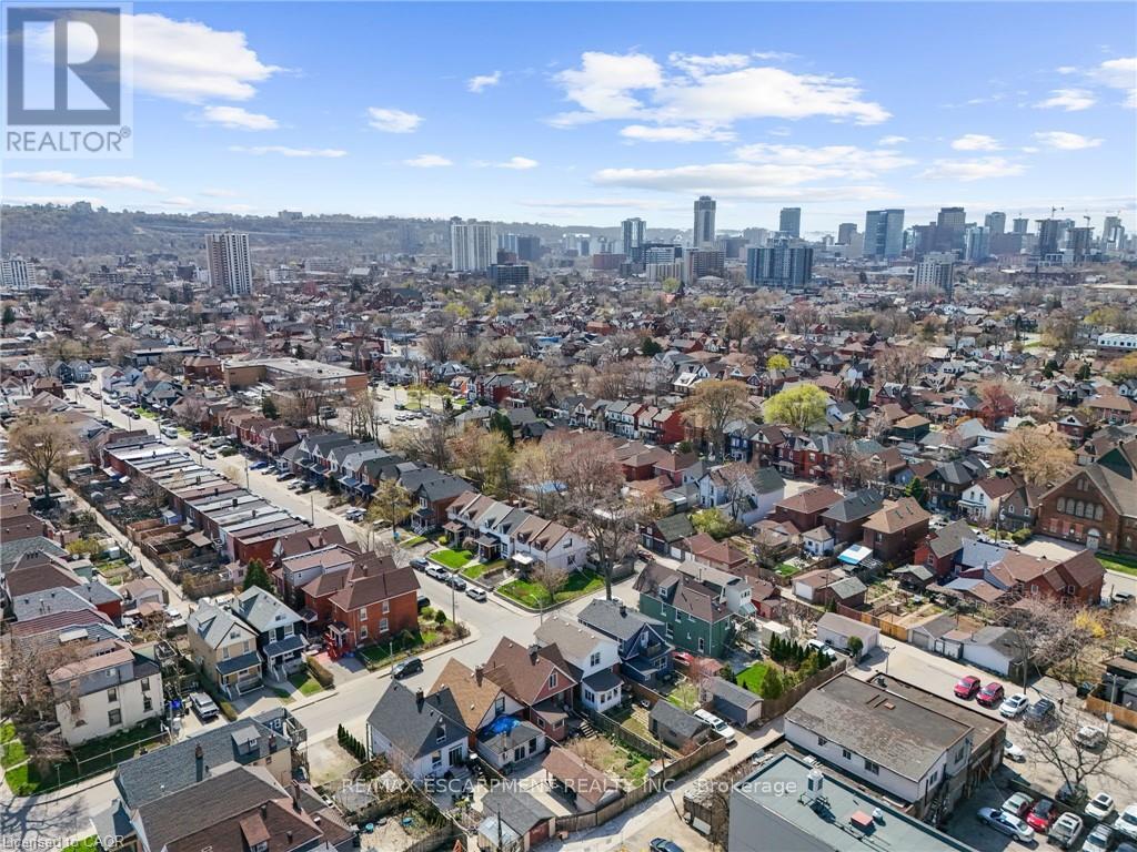11 WRIGHT AVENUE - 23