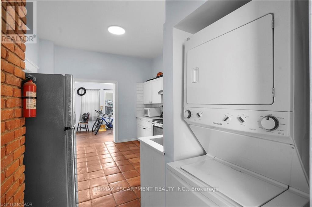 11 WRIGHT AVENUE - 9