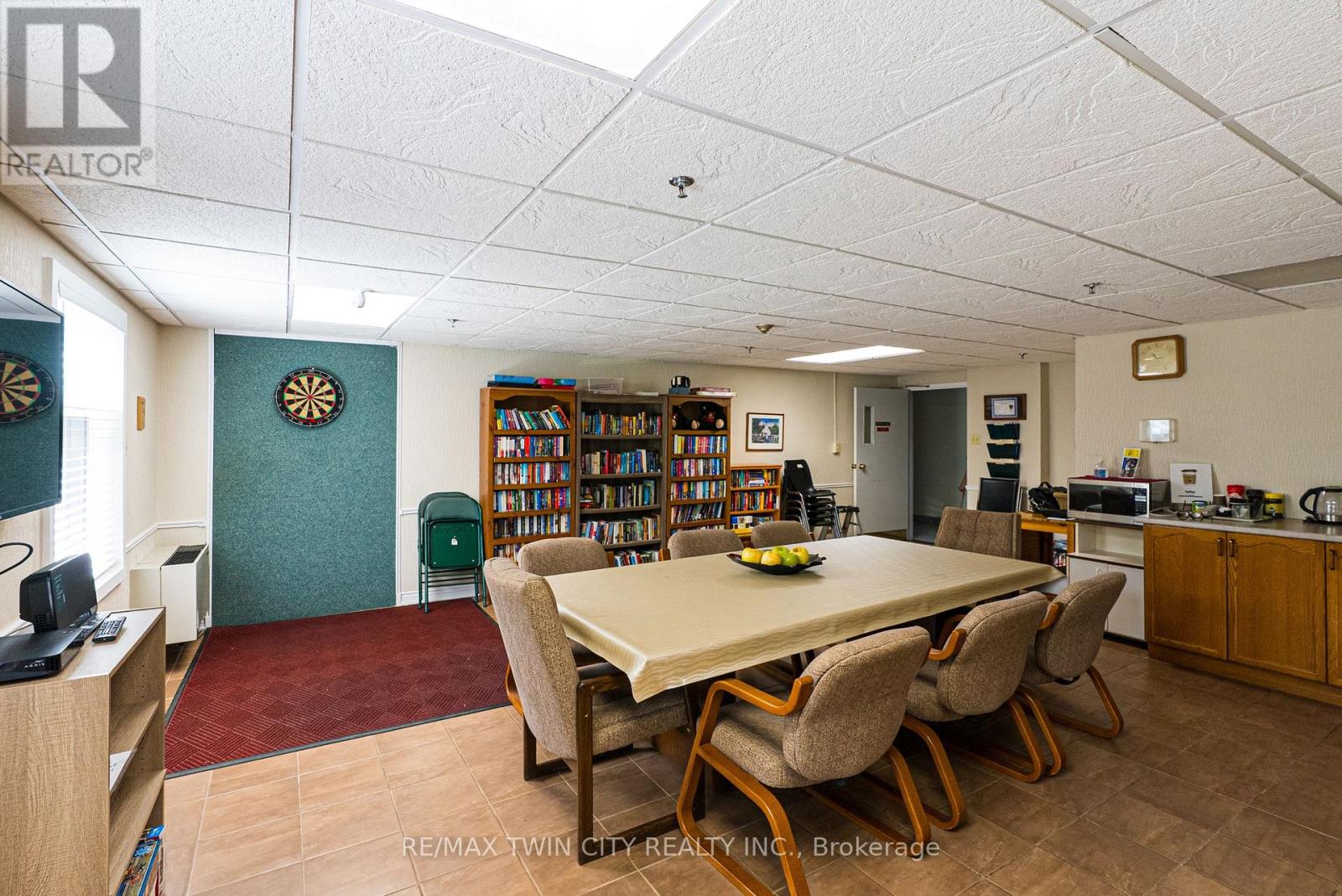 #905 9 BONHEUR COURT - 30