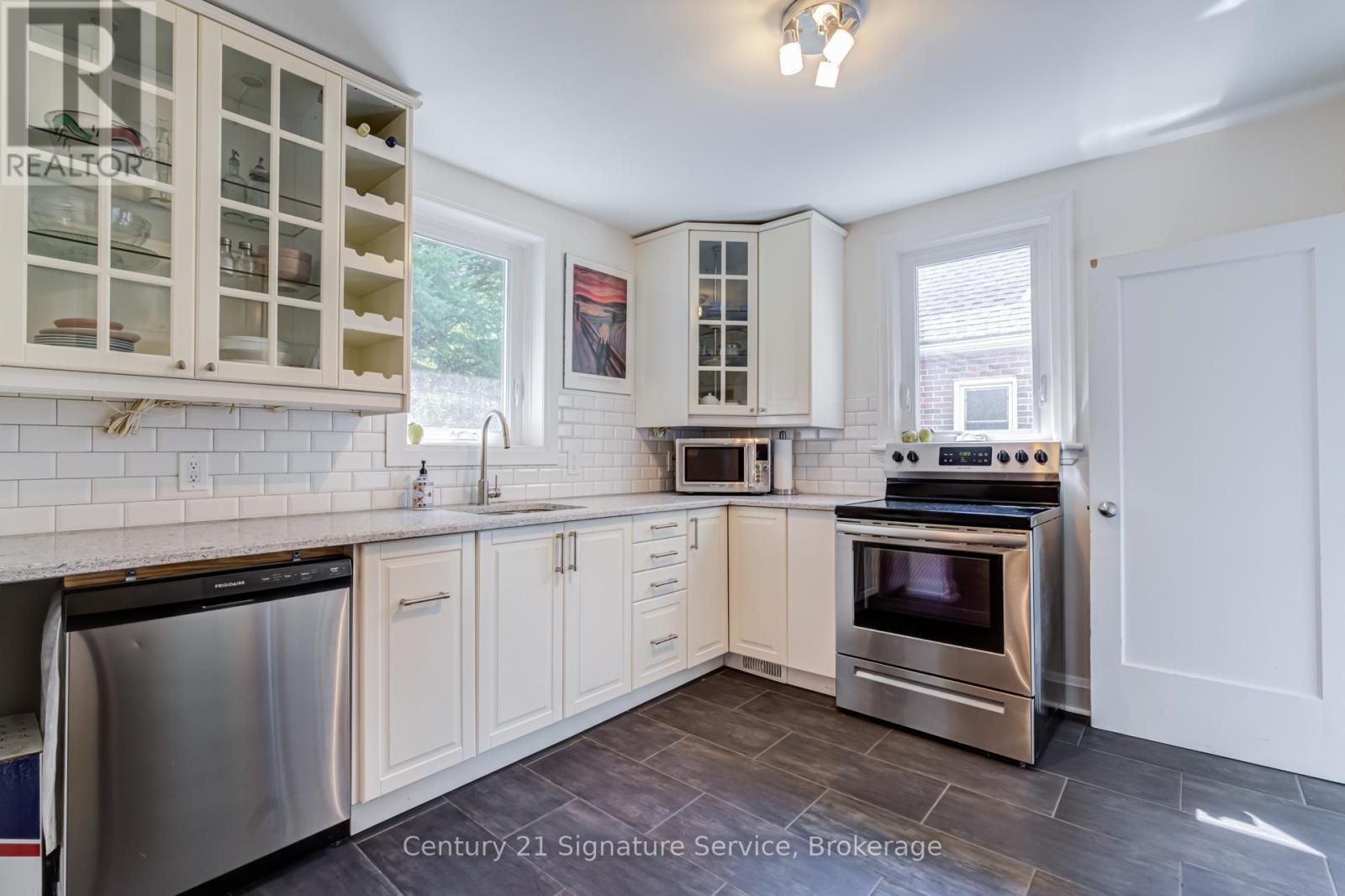 13 ALLAN AVENUE - Image 26