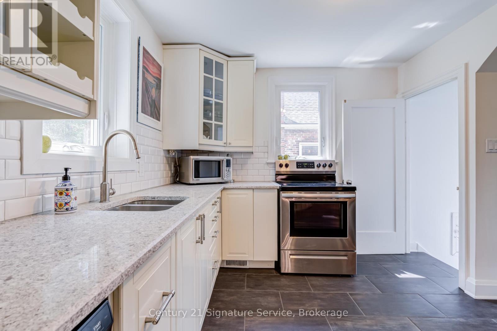 13 ALLAN AVENUE - Image 29