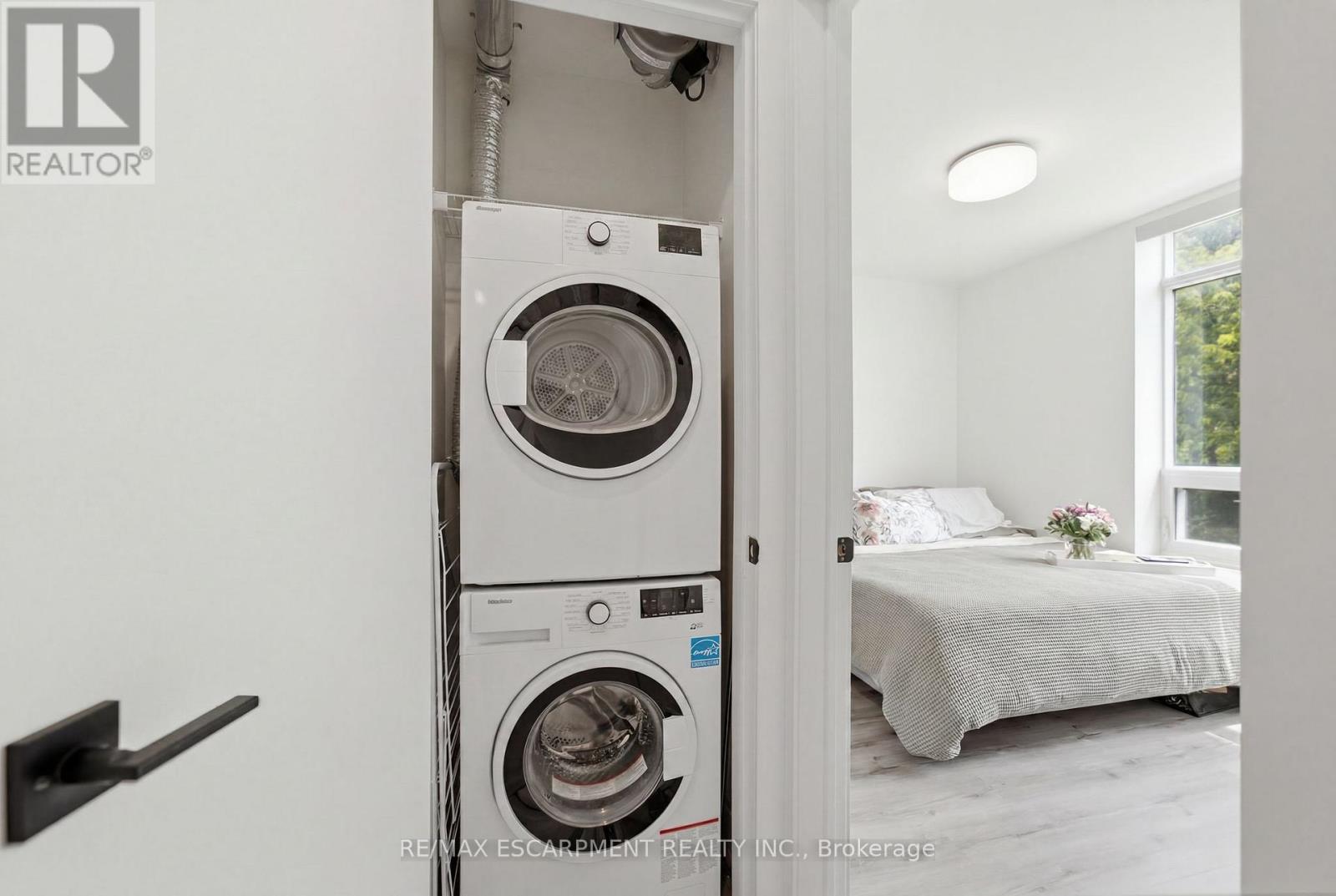 #403 455 CHARLTON AVENUE E - 19