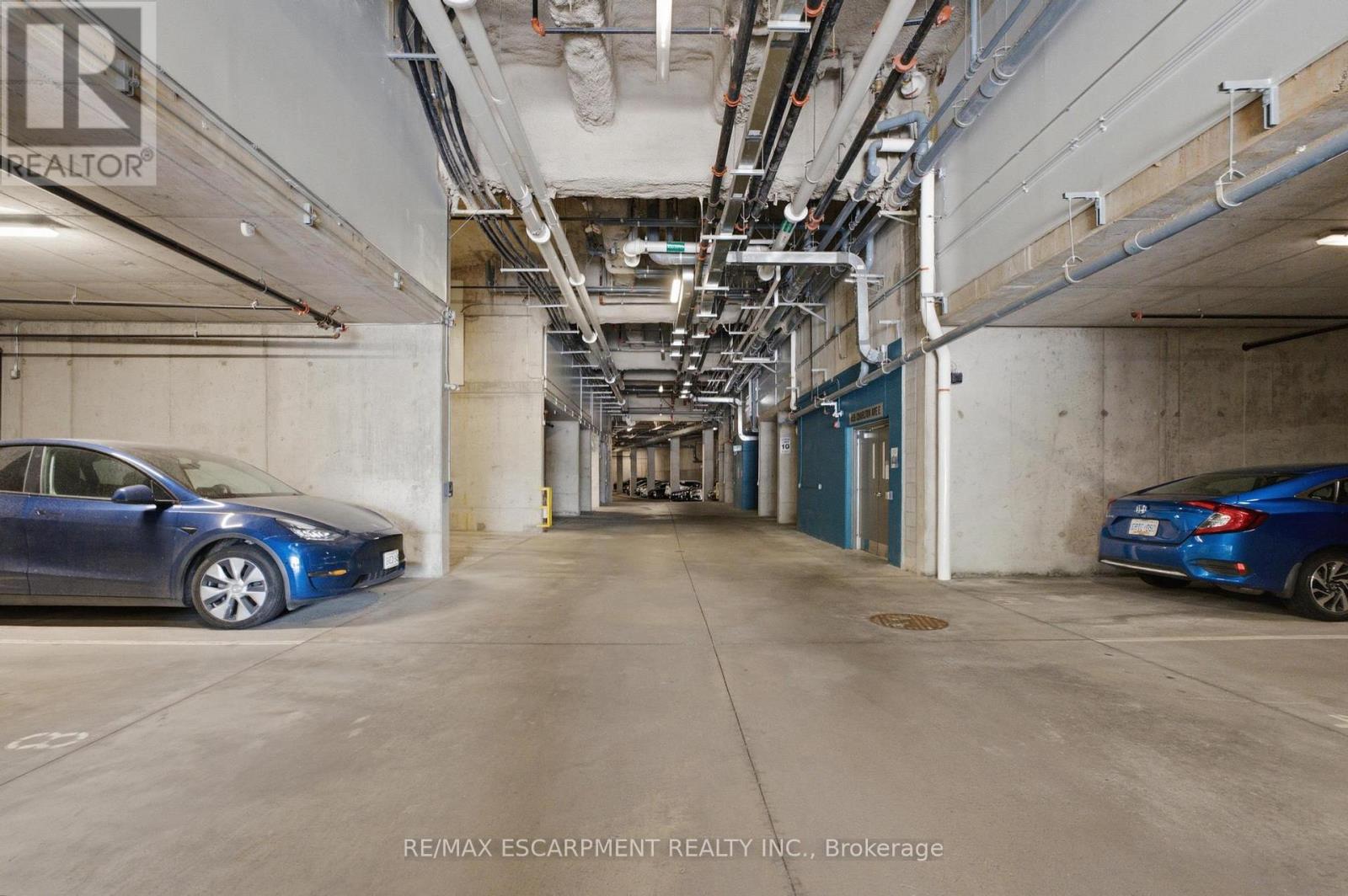 #403 455 CHARLTON AVENUE E - 27