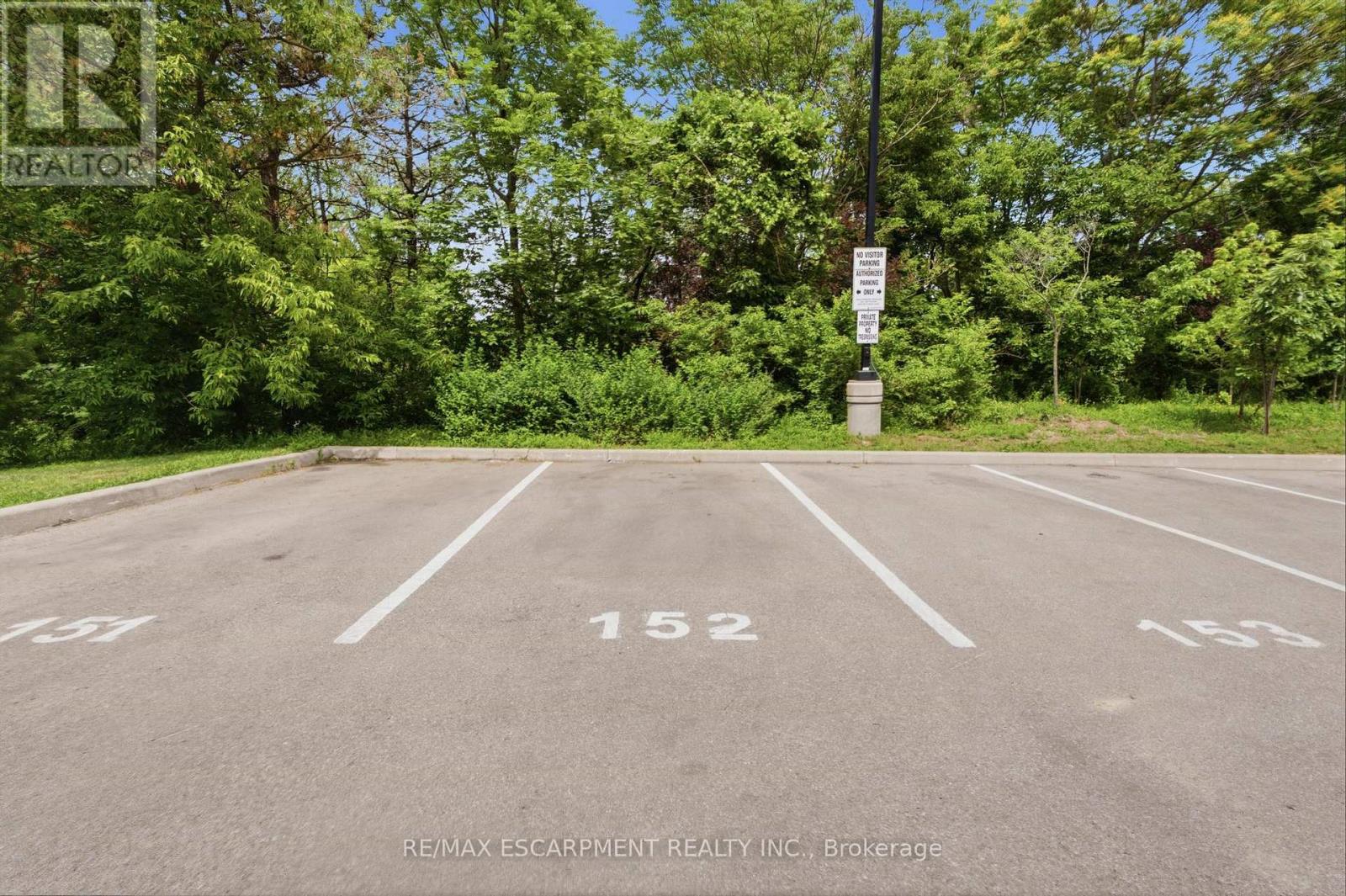#403 455 CHARLTON AVENUE E - 28