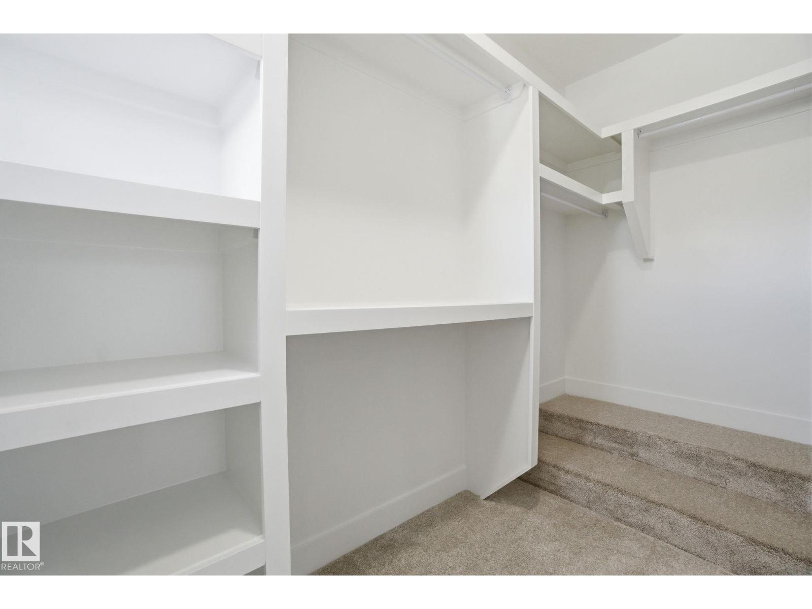 7605 92 AV NW - 37