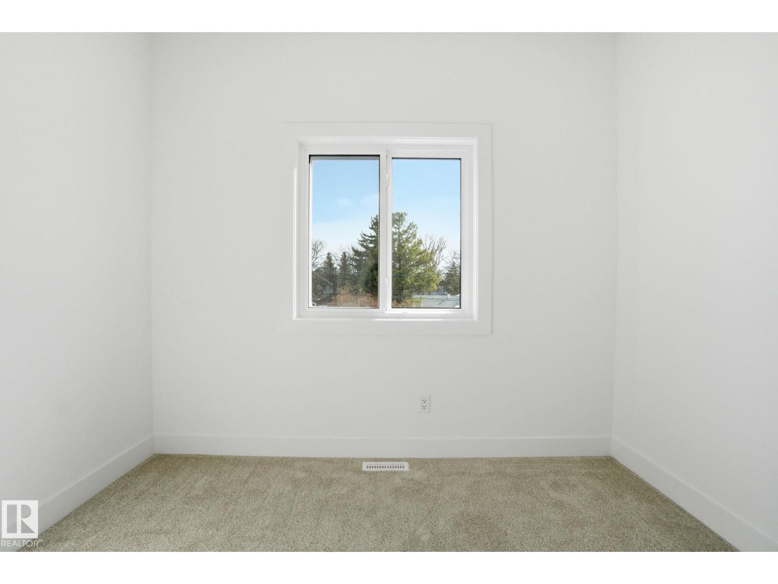 7605 92 AV NW - 31