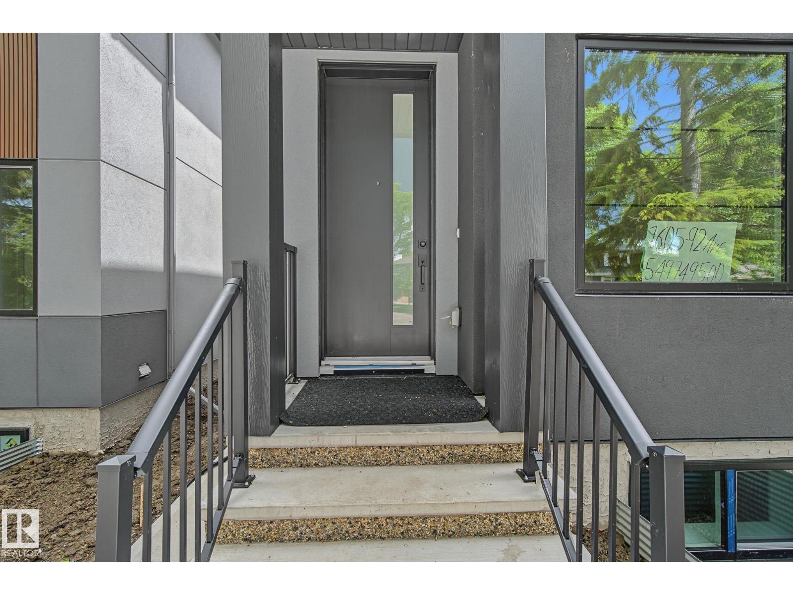 7605 92 AV NW - 4