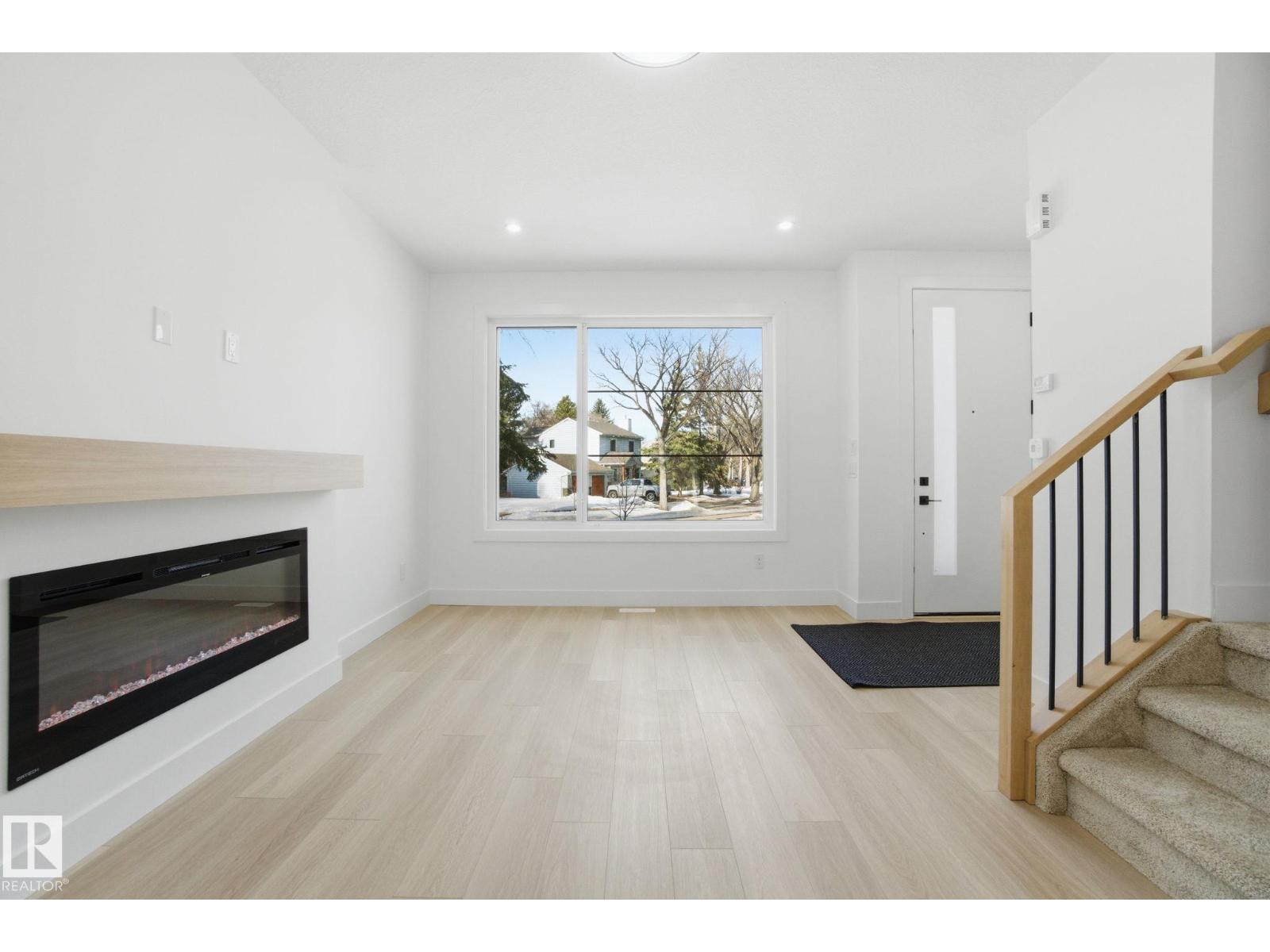 7605 92 AV NW - 9